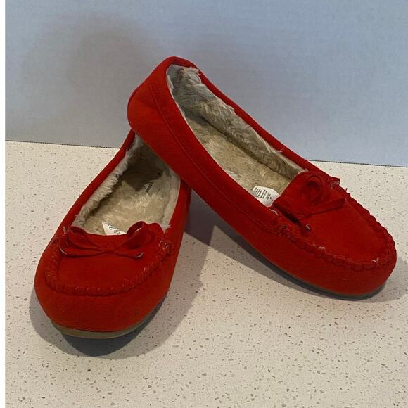 OLD Navy Minnetonka Winter Moccasins Women's Red Size 8 - Picture 1 of 7